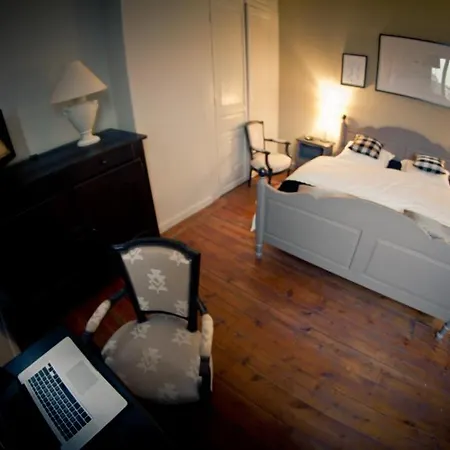 Chambres D'hotes La Halte Bourgeoise Bed and Breakfast *